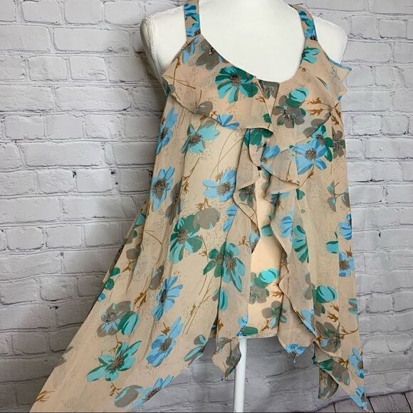 Cecico Floral halter ruffle and lace halter tank - Picture 2 of 10